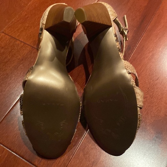 Tahari Tan snake Giselle sandals - Picture 6 of 8